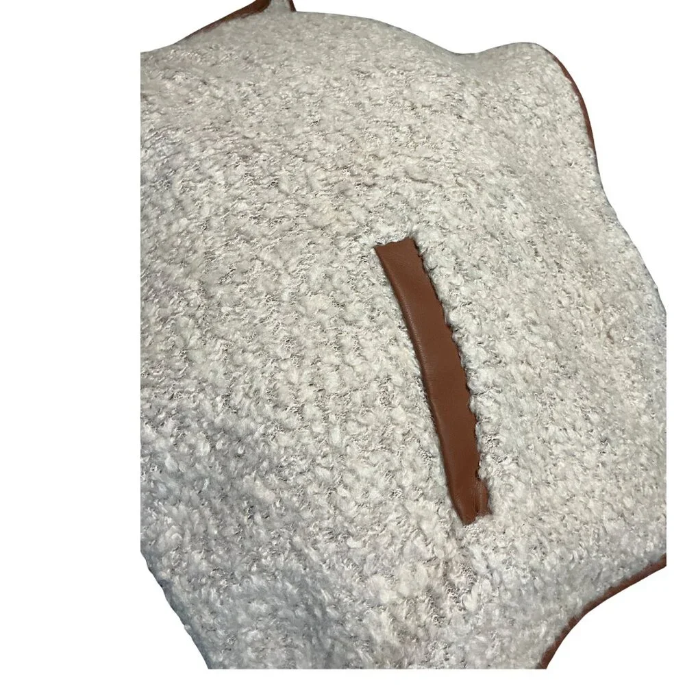 Love Tree Faux Fur & Sherpa Reversible Vest – Medium – NWT - Picture 6 of 7